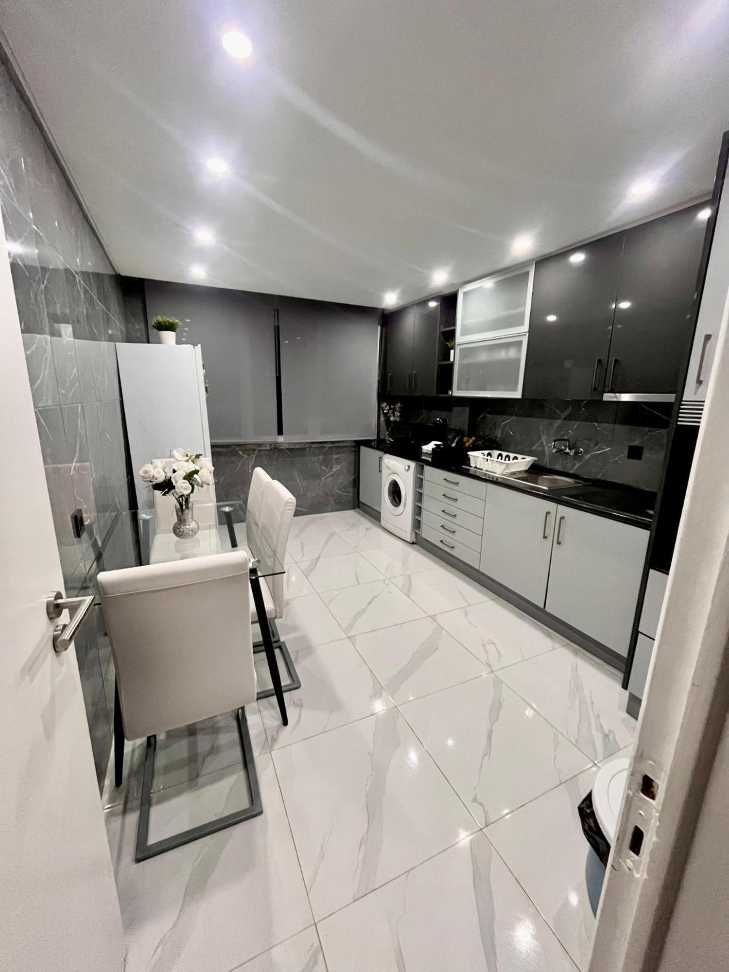 N3 Apartment Amadora Bagian luar foto